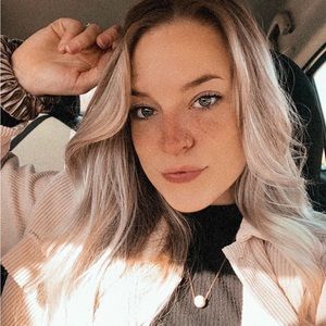 Meet your Posher, Lauren